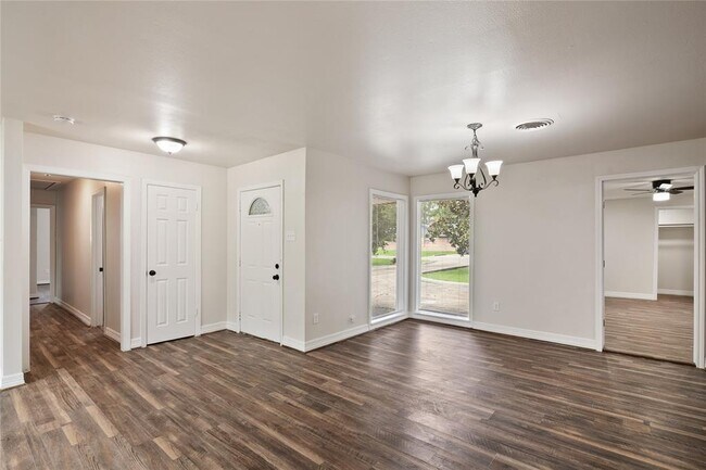 Building Photo - 1622 Hollow Hook Rd
