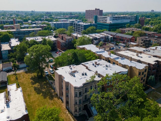 Building Photo - 6136 S Ingleside Ave