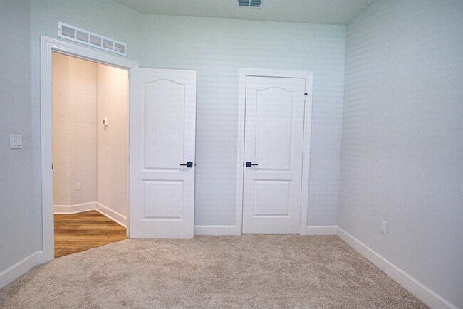 Building Photo - 20 Falcon Ridge Rd