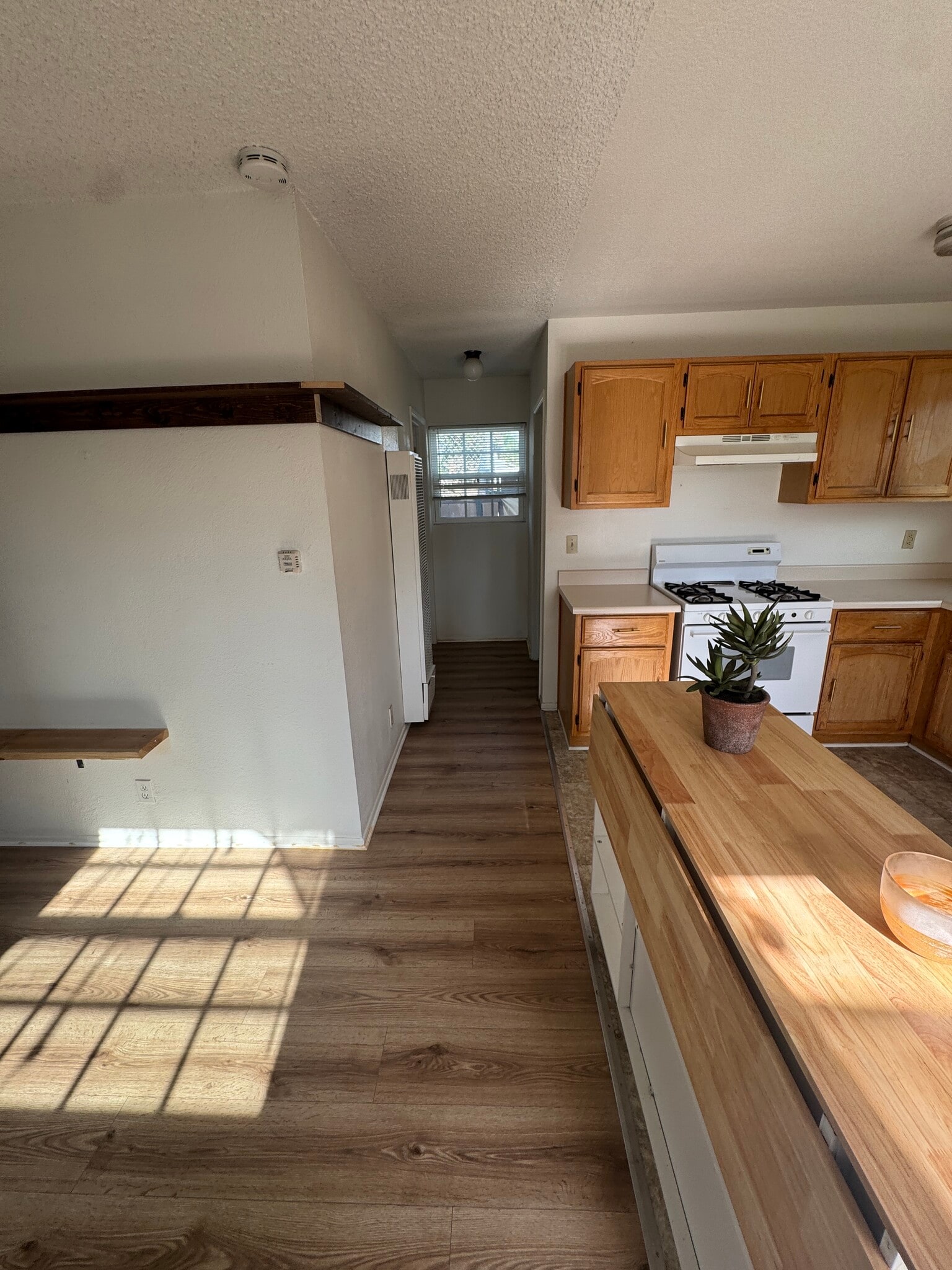 Building Photo - 6704 Nagle Ave