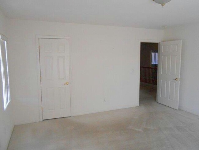 Building Photo - Beautiful 4 Bedroom Home in Summerlin