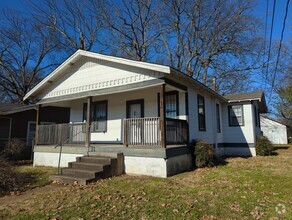 Building Photo - 2 Bedroom House Available Near Highland Park