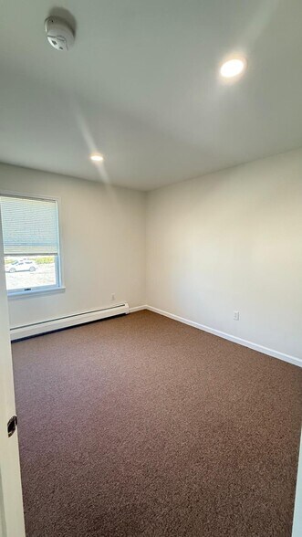 Building Photo - 91 Cloverdale Ave