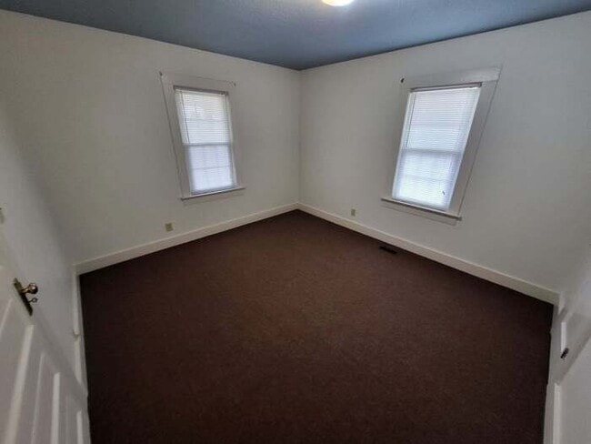 Building Photo - 500 Ivey Rd