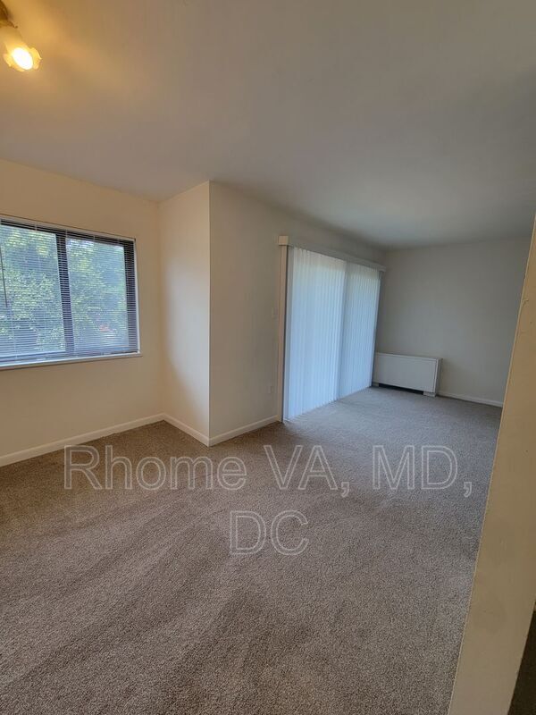 Building Photo - 8830 Piney Branch Rd