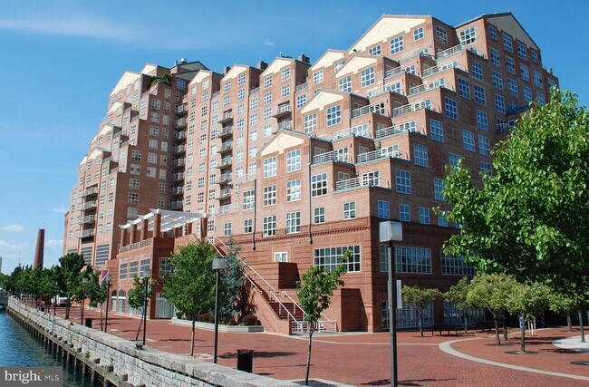 Building Photo - 250 President St
