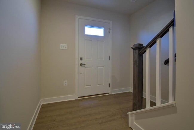 Building Photo - 120 Emily Wy