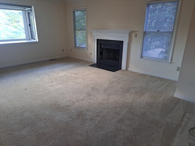 Building Photo - 1184 Partridge Ln