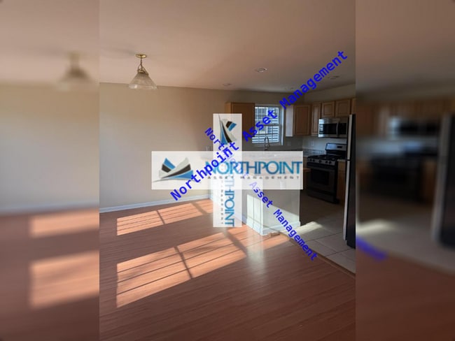 Building Photo - !!MOVE IN SPECIAL: $500 OFF on 2nd MONTH R...