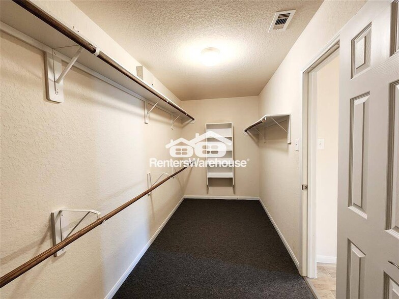 Building Photo - 14534 Myers Dr