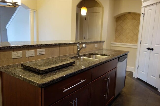 Building Photo - 8318 Bowling Green Dr