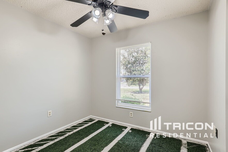 Building Photo - 36437 Bristol Cir