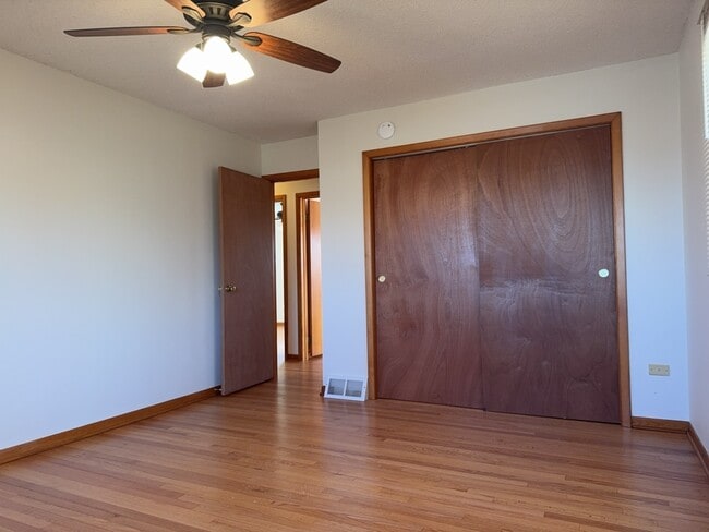 Building Photo - 580 N State St