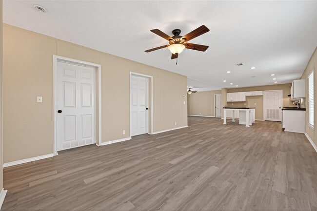 Building Photo - 15933 W Relza Dr