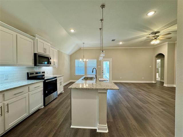 Building Photo - 703 Moseley Ln