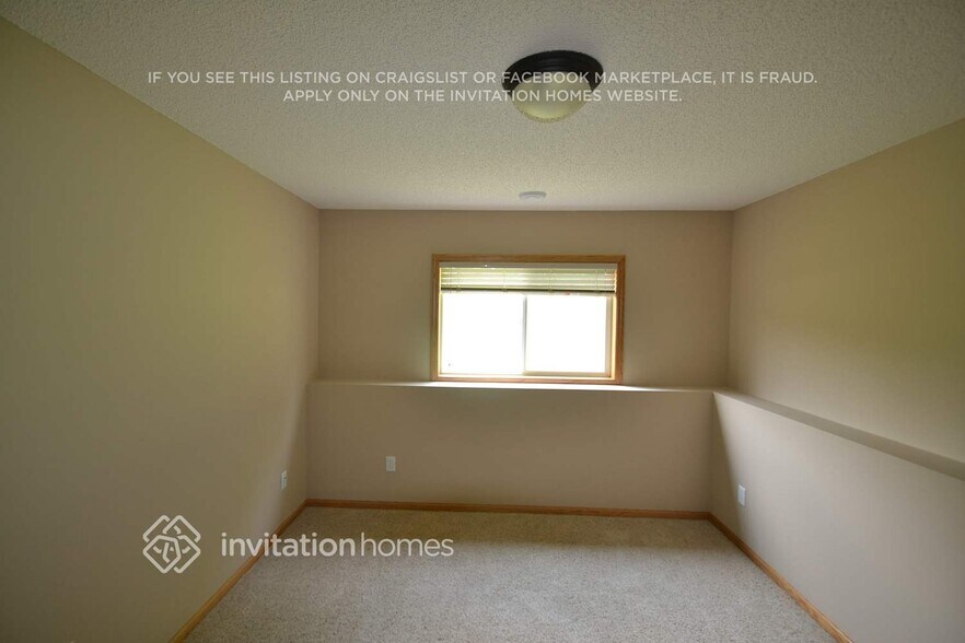 Building Photo - 336 Brady St