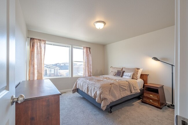 Building Photo - Stunning 3 Bed 2.5 Bath Home in Harvest Village