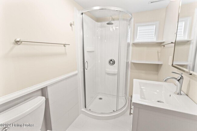 Building Photo - 2701 Delor Ave