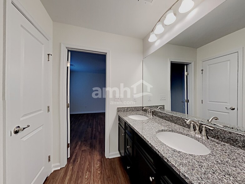 Building Photo - 5054 Twin River Dr