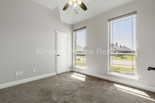 Building Photo - 213 Lariat Trail