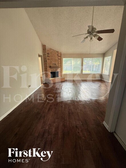 Building Photo - 7506 Tetela Dr