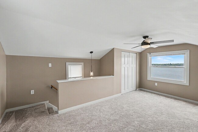 Building Photo - 251 Edgewood Dr