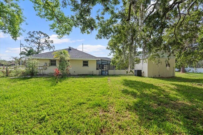 Building Photo - 903 Tomahawk Trail