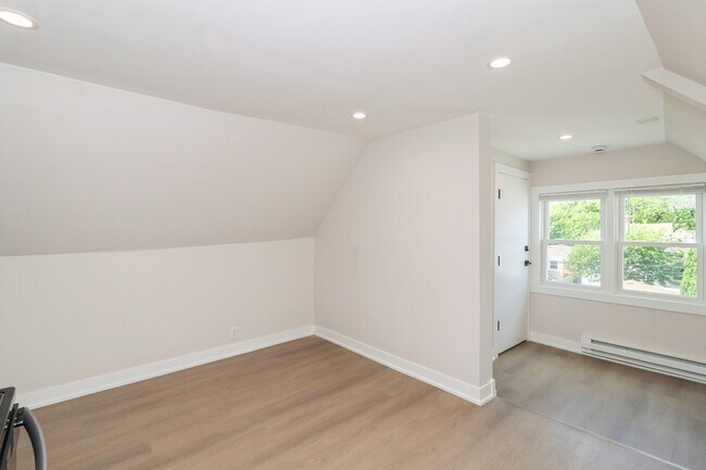 Building Photo - 5002 W Gunnison St