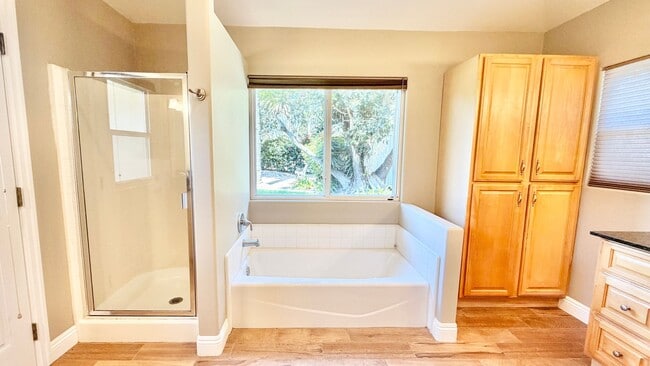 Building Photo - Lovely Single Story Home, Great Neighborhood, Amazing Yard Space, Close distance to Downtown Fall...