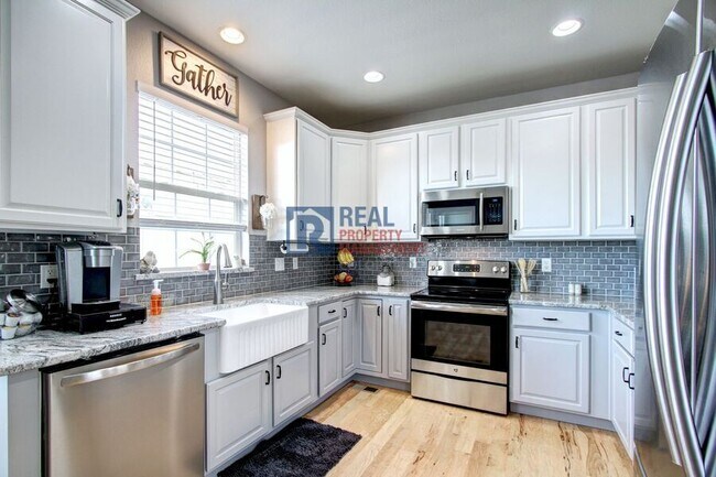 Building Photo - 563 Lost Valley Point