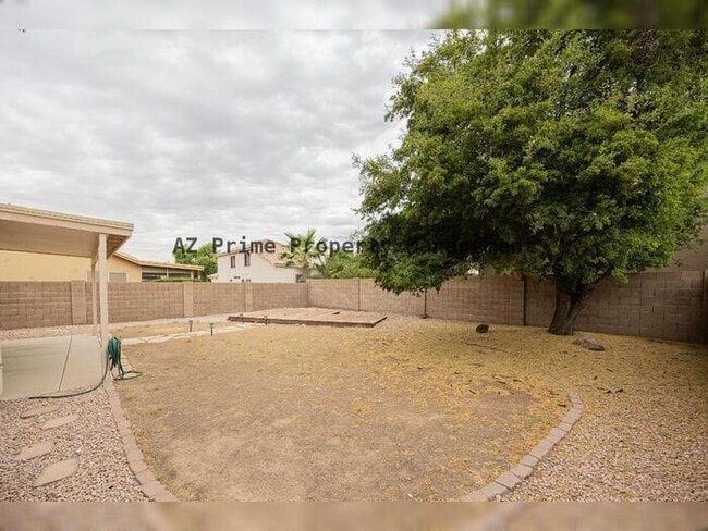 Building Photo - 7442 W Via Del Sol Dr