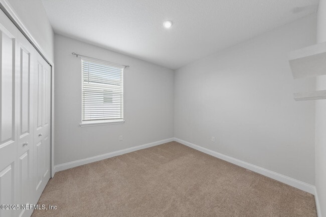 Building Photo - 117 Redbud Ln