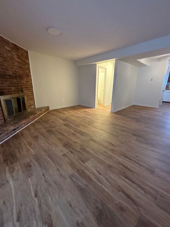 Building Photo - 00402