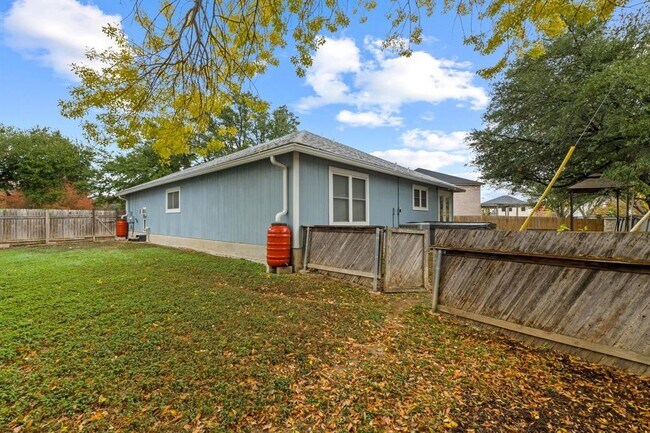 Building Photo - 1908 Matagorda Dr