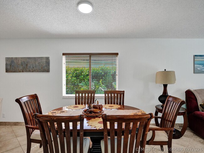 Building Photo - 1245 SW 46th Way