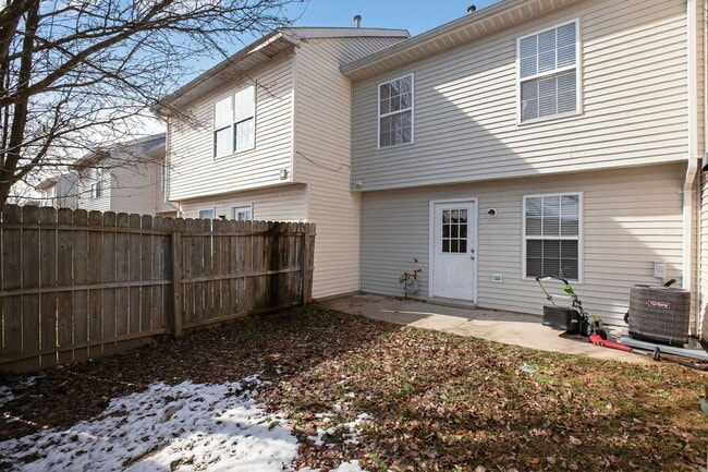 Building Photo - 46095 Maria Way