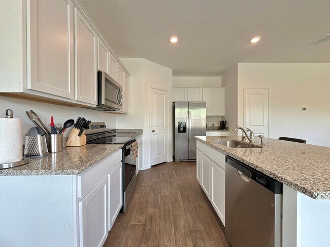 Building Photo - 14812 Afleet Alex St