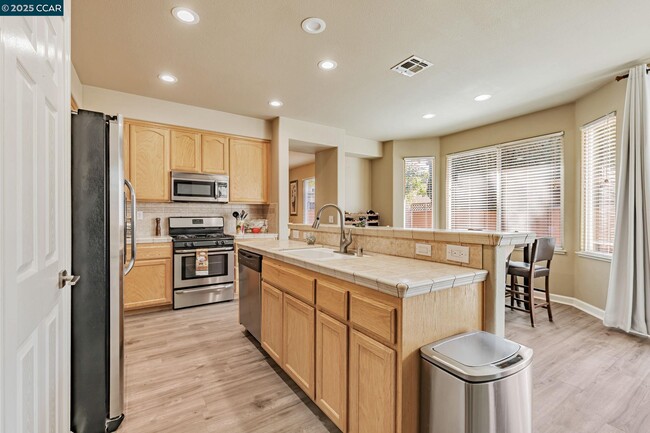Building Photo - 4867 Big Bear Rd