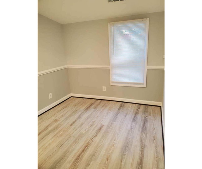 Building Photo - 3247 Magnolia Ave