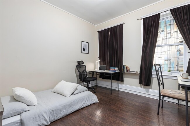 Building Photo - 21 Royal St