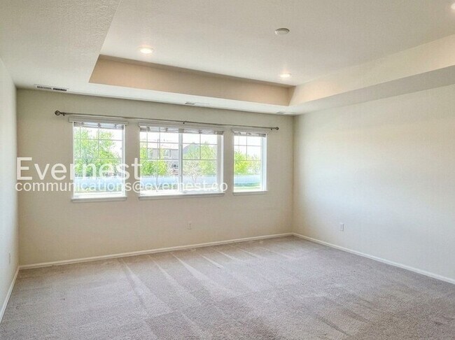 Building Photo - Spacious 5 Bed/4 Bath Home with Attached Garage and Modern Appliances - Available 07/28!
