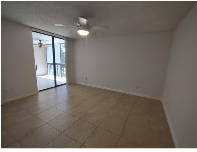 Building Photo - 2025 Lavers Cir