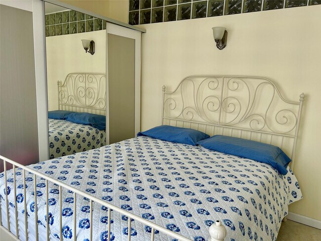 Building Photo - 3800 Galt Ocean Dr