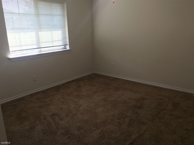 Building Photo - 3705 Oldenburg Ln