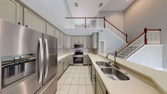 Building Photo - Beautiful 2 Bed 2.5 Bath Townhouse in Magn...
