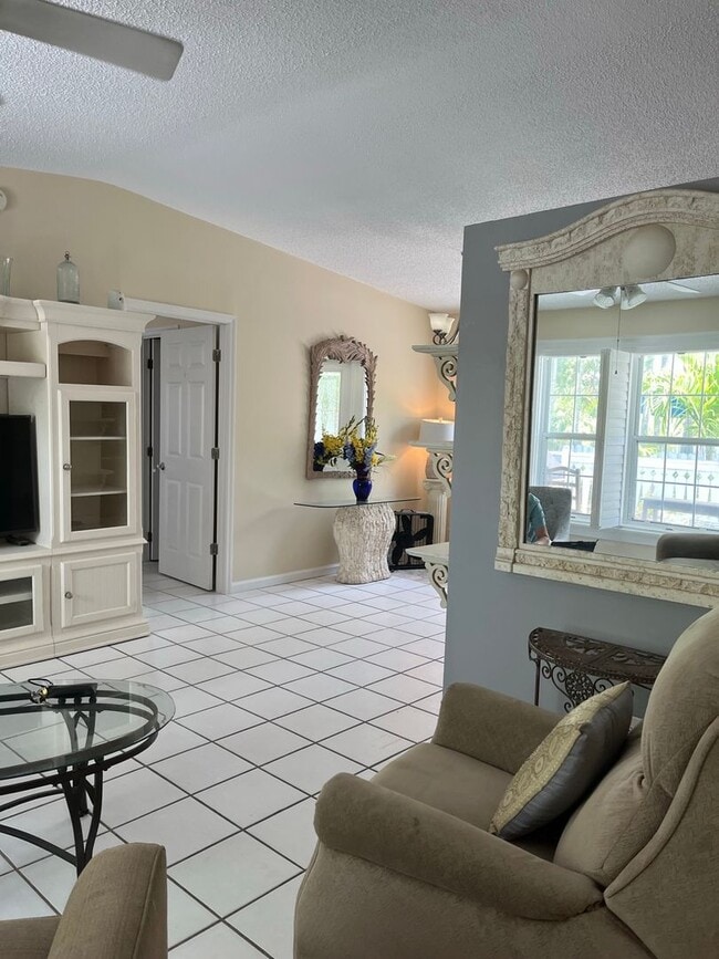Building Photo - Large home on corner lot!