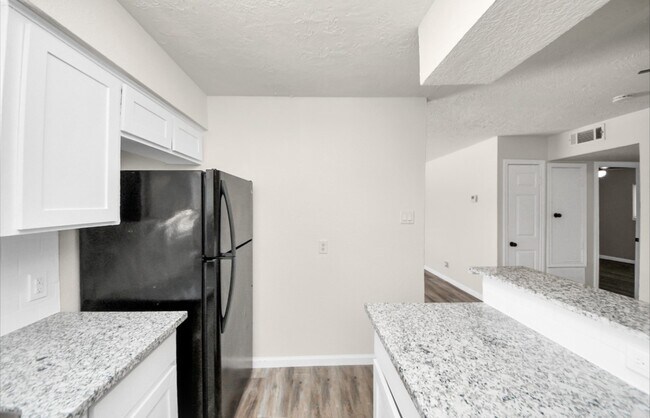 Primary Photo - 2110 Melbourne St