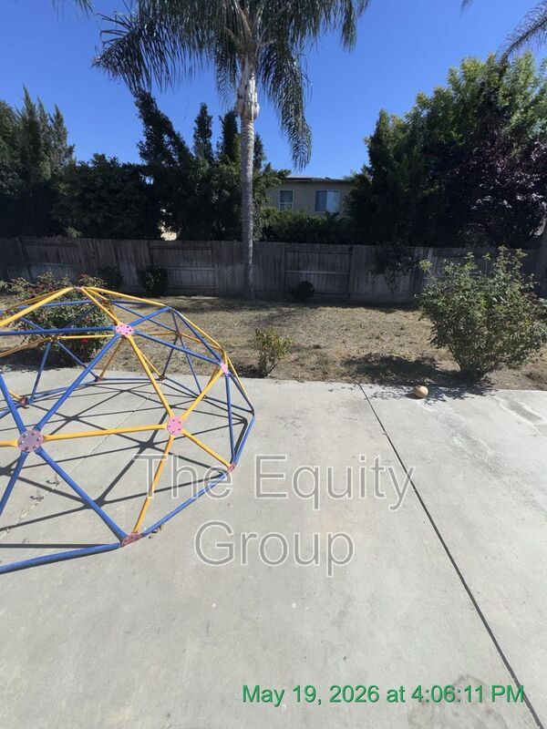 Building Photo - 2020 Golden Way