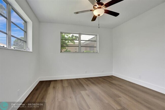 Building Photo - 161 SW 75th Ave
