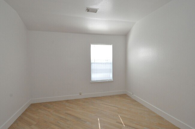Building Photo - Newly Renovated Home in Pflugerville - Gre...